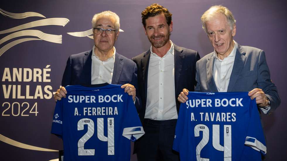O candidato à presidência do FC Porto inaugurou a sede de campanha esta quarta-feira