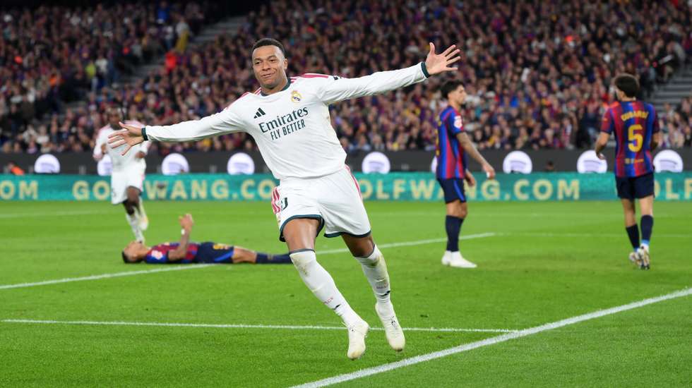 O avançado francês marcou os dois golos da equipa de José Mourinho