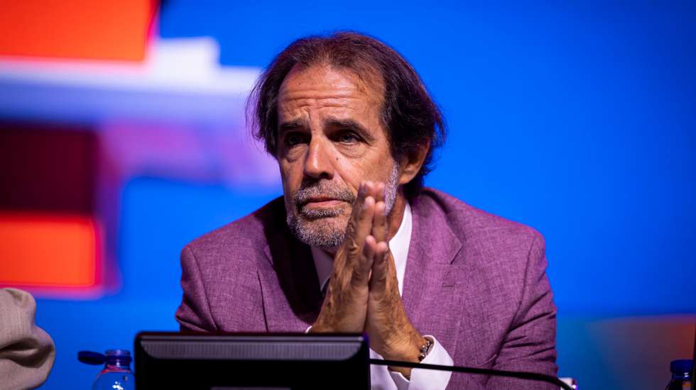 "É um apoio para uma classe cujo rendimento não permite recorrer aos apoios sociais [tradicionais]", explicou Miguel Albuquerque