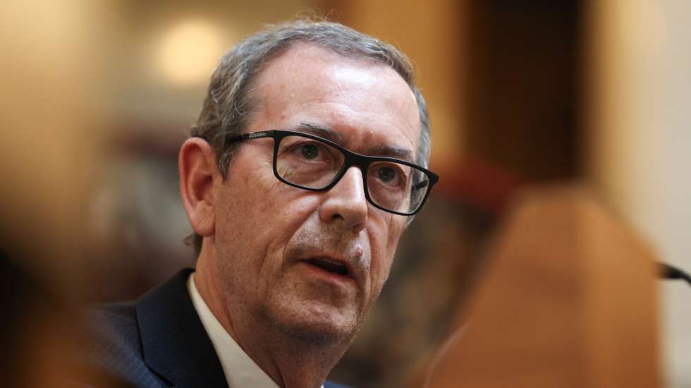 "É incompreensível a Lei de Bases de Saúde esteja da maneira que está", diz Miguel Guimarães