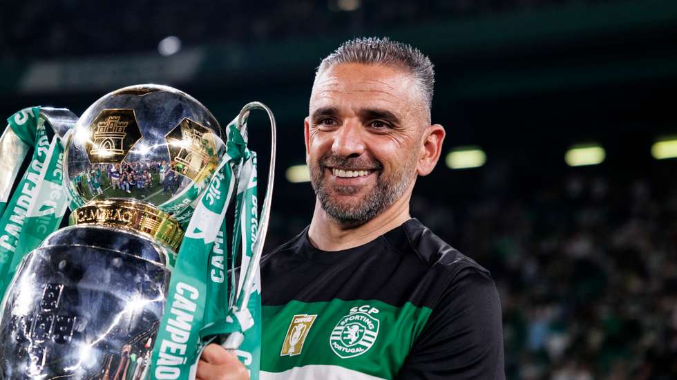 O técnico de 43 anos conquistou o primeiro troféu da carreira no passado sábado