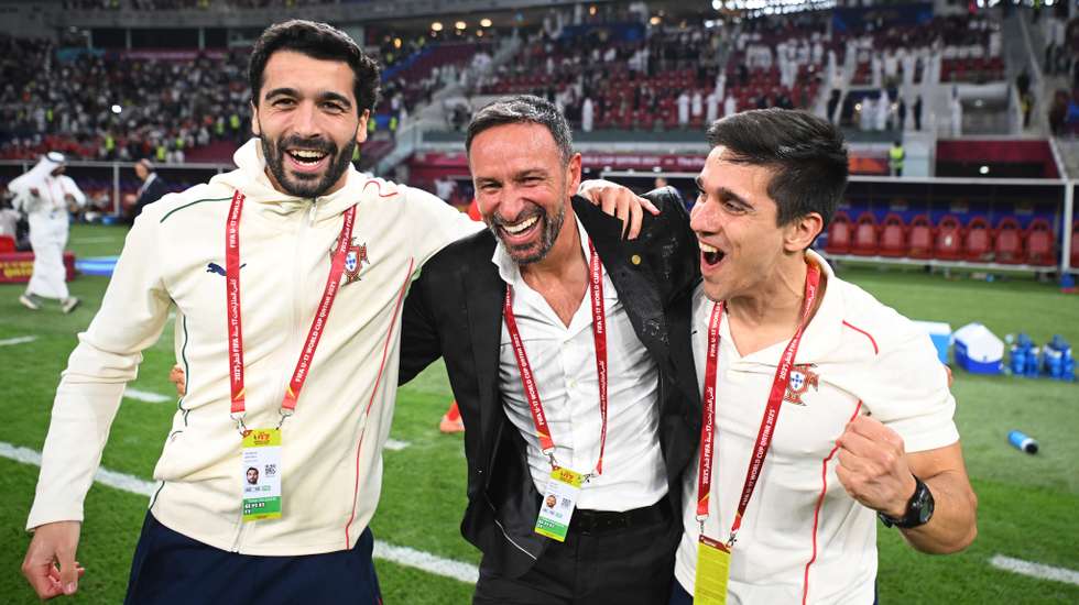 O treinador português conseguiu juntar o título europeu de Sub-17 ao troféu mundial