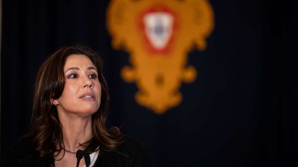 "Compete também ao Governo garantir que alivia as pessoas para que elas não vivam nesta asfixia"