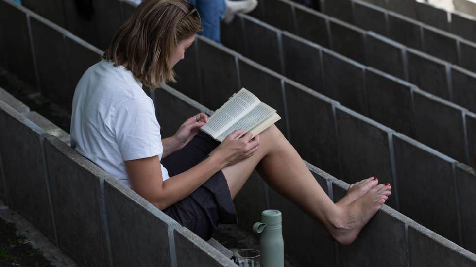 O dinheiro obtido através da leitura diária pode também ser doado para a caridade
