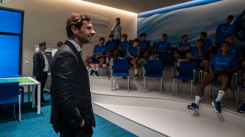 André Villas-Boas, presidente do FC Porto, fez questão de marcar presença no dia 1 do FC Porto no arranque dos trabalhos