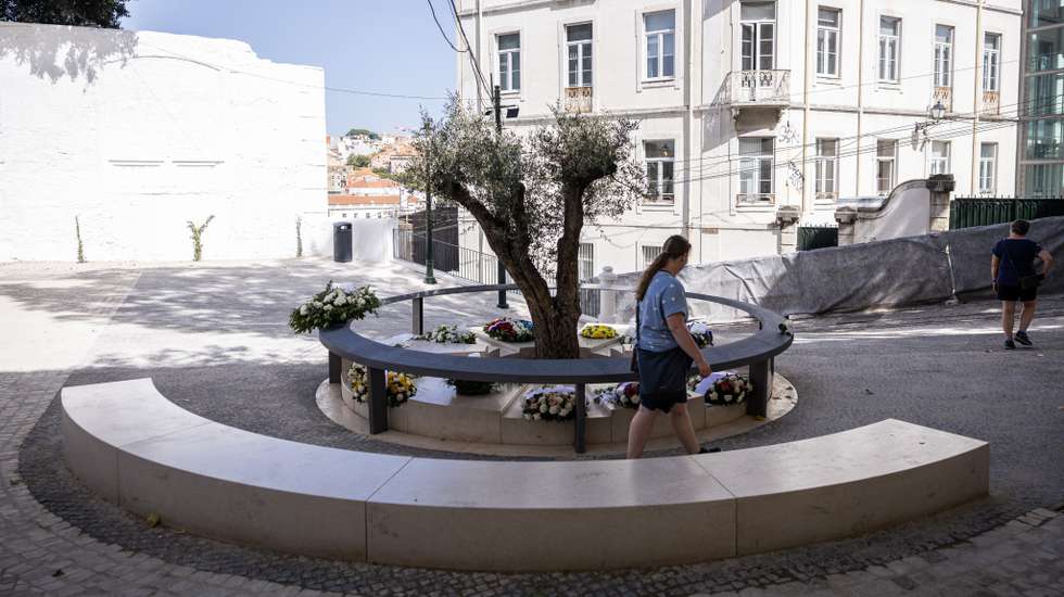 A Câmara de Lisboa aprovou um voto de homenagem às vítimas da tragédia do elevador da Glória, ocorrido há um ano