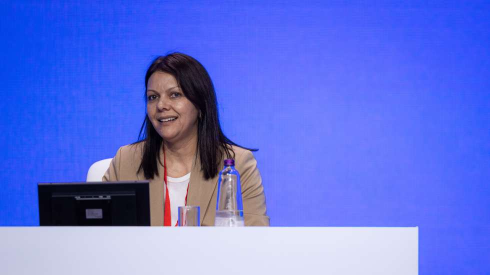 A líder do PS Madeira, Célia Pessegueiro, considera que o executivo regional PSD/CDS-PP tem governado com base nas verbas do PRR