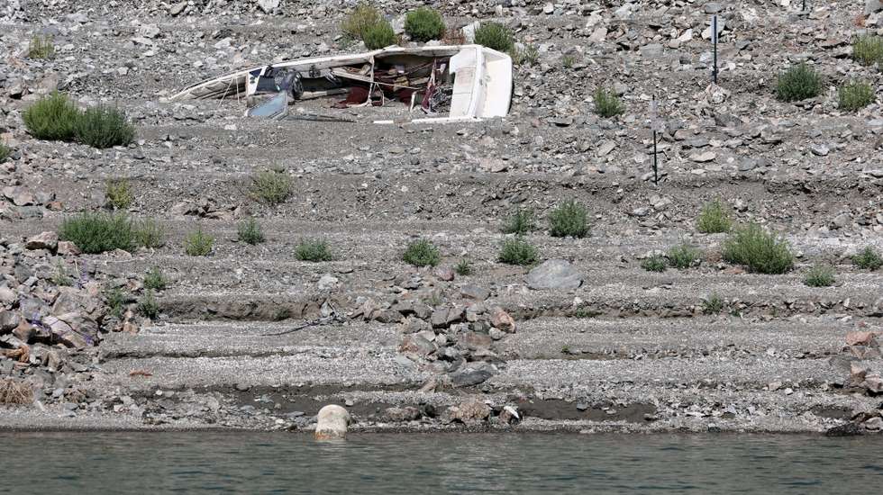Lake Mead Falls To Just 27% Capacity