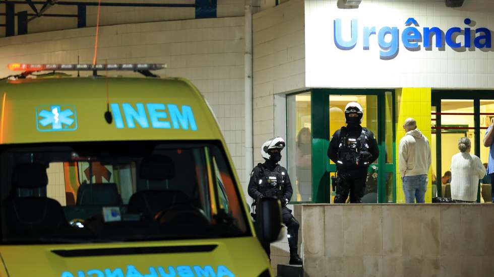 O líder do Chega passou a noite no Hospital de Faro