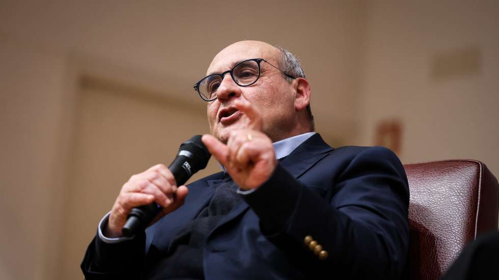 "As eleições são uma forma legítima de resolver situações de impasse", disse António Vitorino, que ainda se encontra em reflexão sobre uma eventual candidatura à Presidência da República