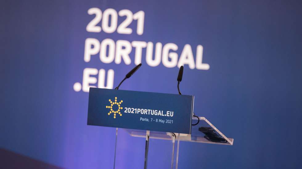 Presidência Portuguesa da União Europeia conseguiu a aprovação "que visa a criação de uma agência europeia de pleno direito"