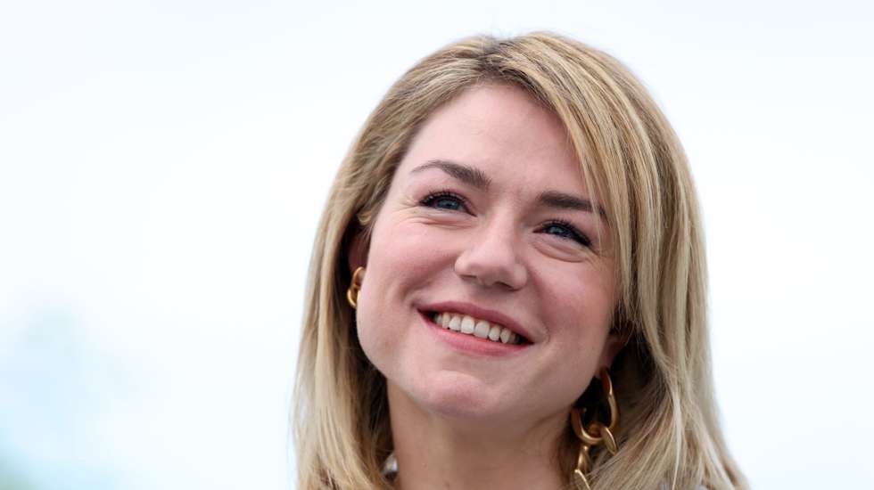 A atriz tornou-se conhecida do grande público logo na sua estreia, com Rosetta, dos irmãos belgas Jean-Pierre e Luc Dardenne, interpretando uma adolescente a braços com uma mãe alcoólica e em situação de pobreza.