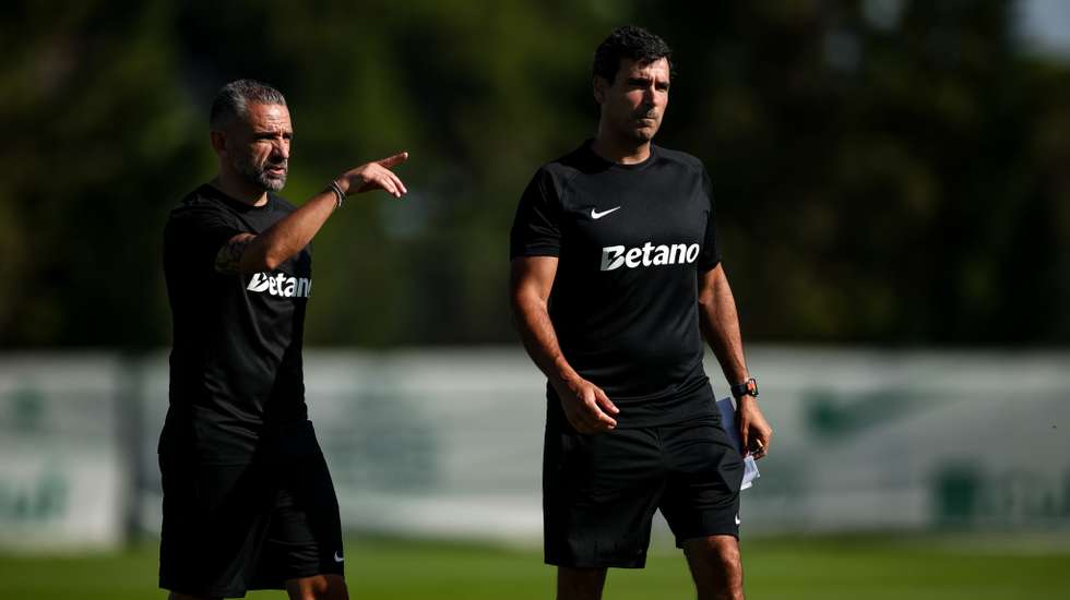 Rui Borges já trabalhou com jogadores no relvado no primeiro dia da pré-temporada do Sporting, em Alcochete