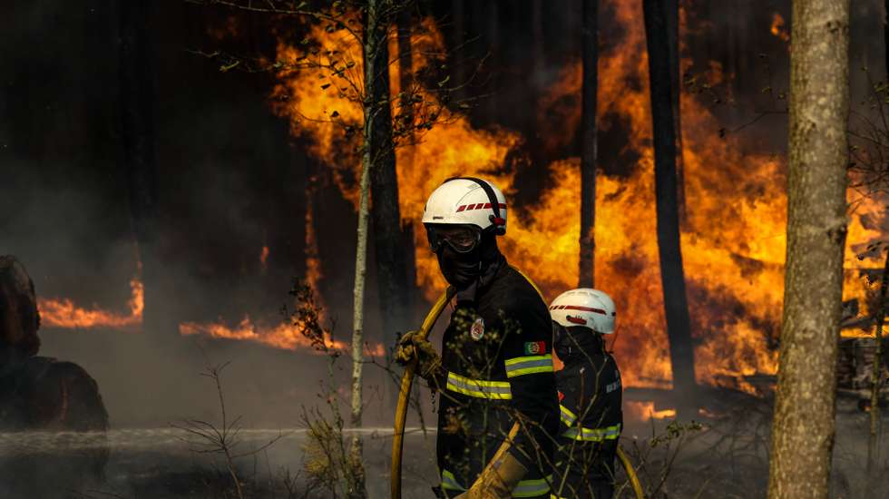 Muitas causas de incêndio devem-se a fatores externos que os bombeiros não conseguem controlar, como atos de negligência ou o incendiarismo