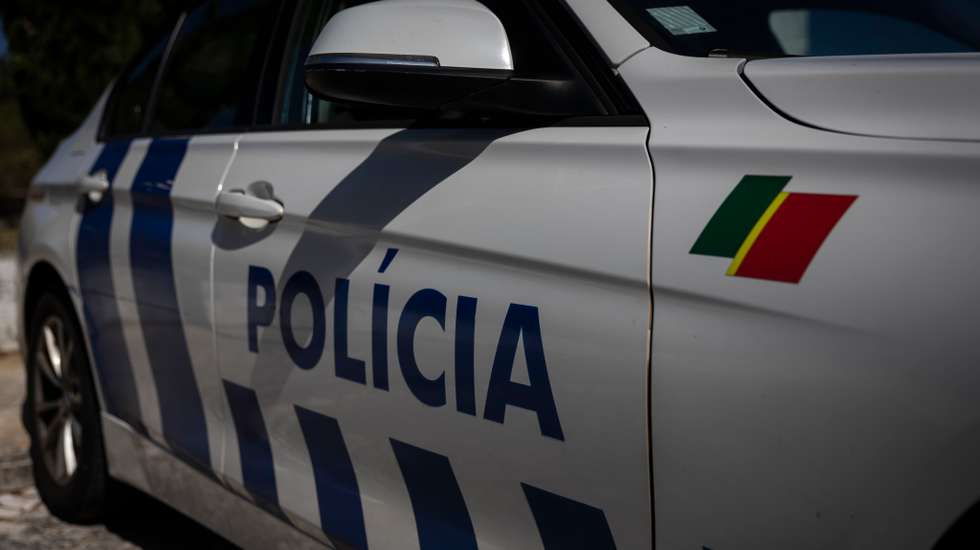 Ainda segundo o responsável da PSP, as buscas estendem-se também a zonas fora do Porto, de controlo da GNR