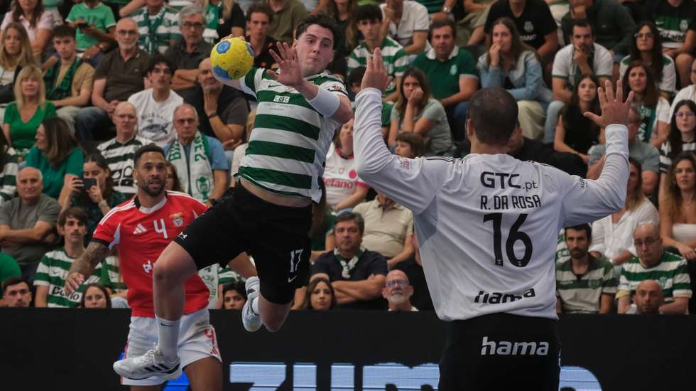 Os leões levam três anos consecutivos a ganhar o triplete no andebol