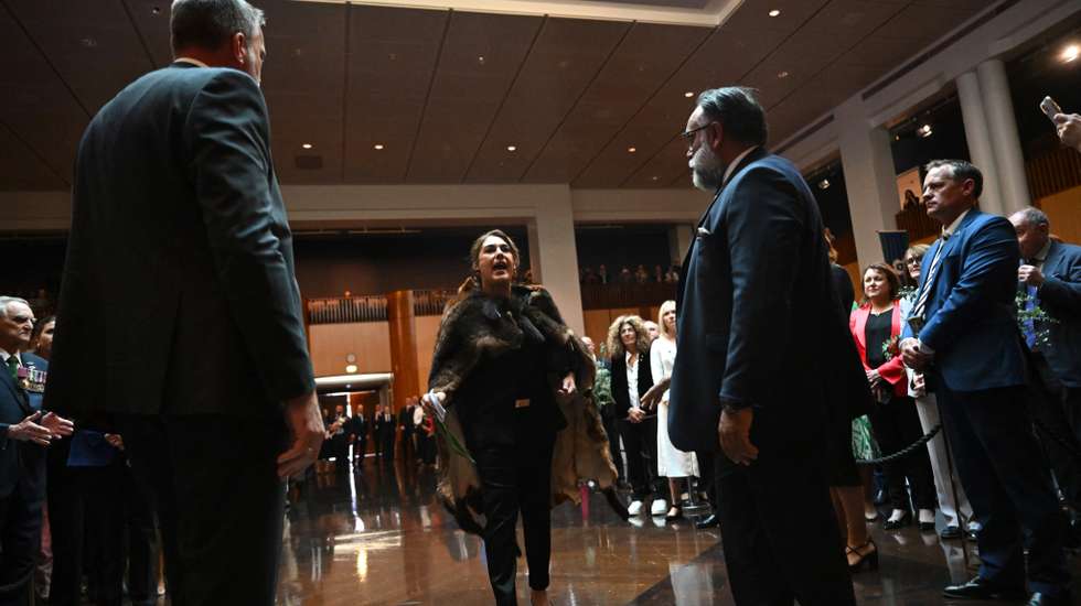 “He is not my king, this is not his land.” Aboriginal senator confronts Charles III in the Australian Parliament and accuses him of “genocide”