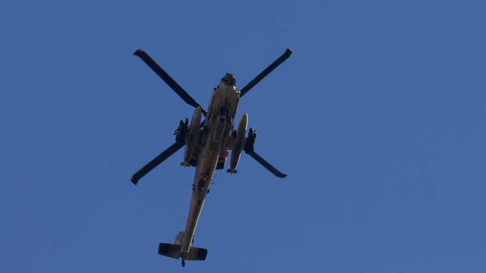 Helicóptero AH-64 Apache da Força Aérea israelita no dia 4 de junho de 2026