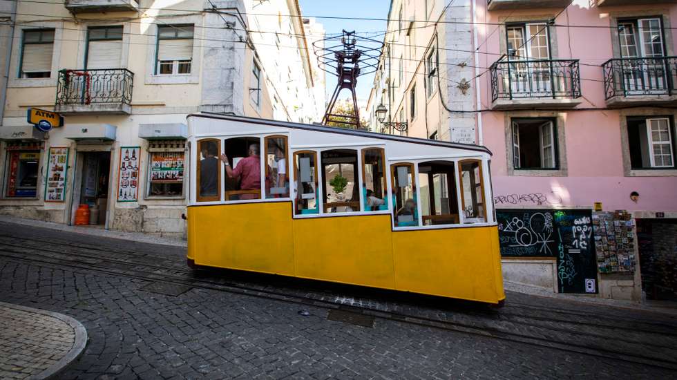 The Bica funicular is seen on the way up to "Largo do