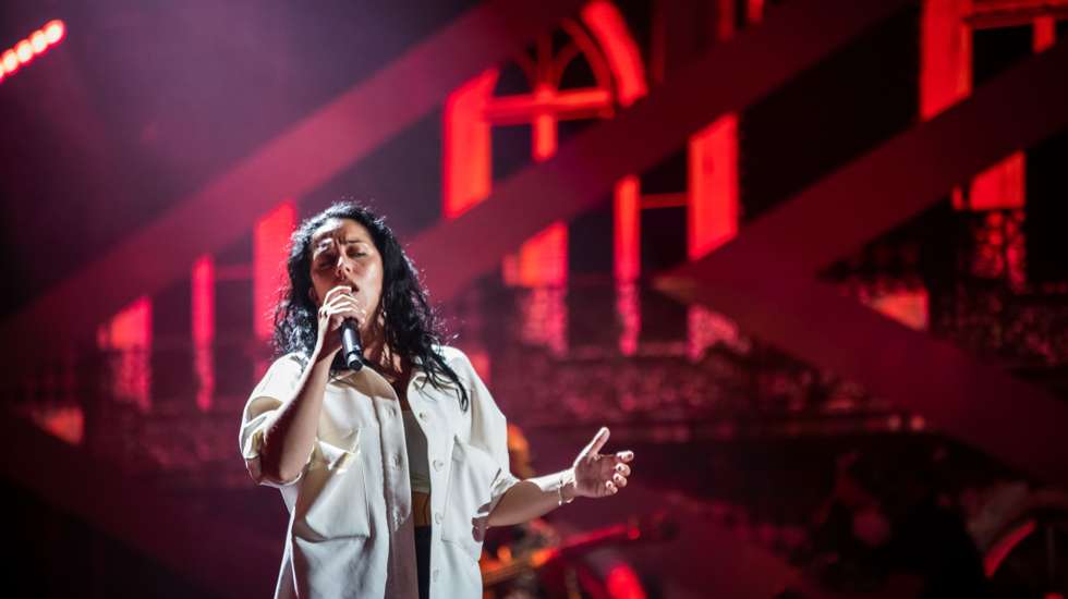 Sara Correia sobe ao palco da Feira Regional de Oliveira do Hospital no dia 24 de julho