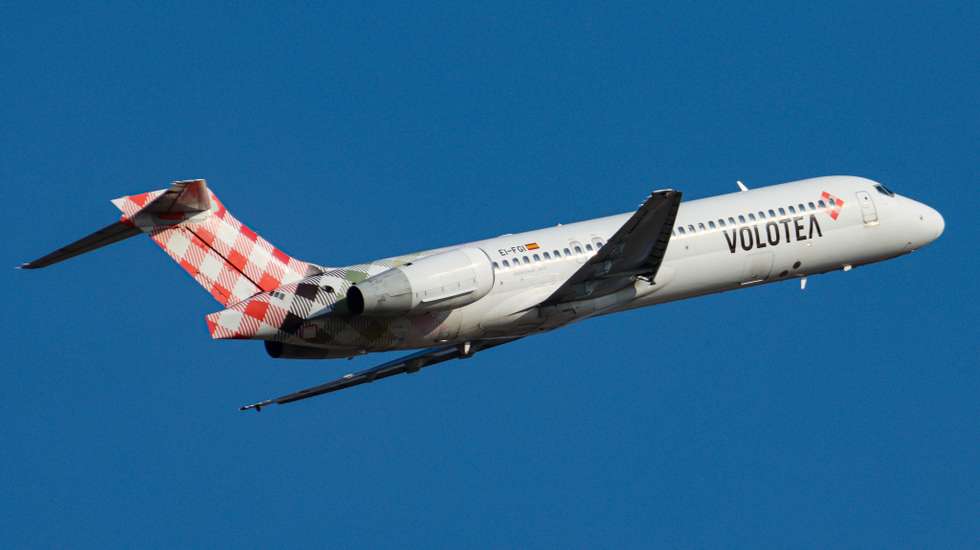 Volotea Airlines Boeing 717 Departing From Athens