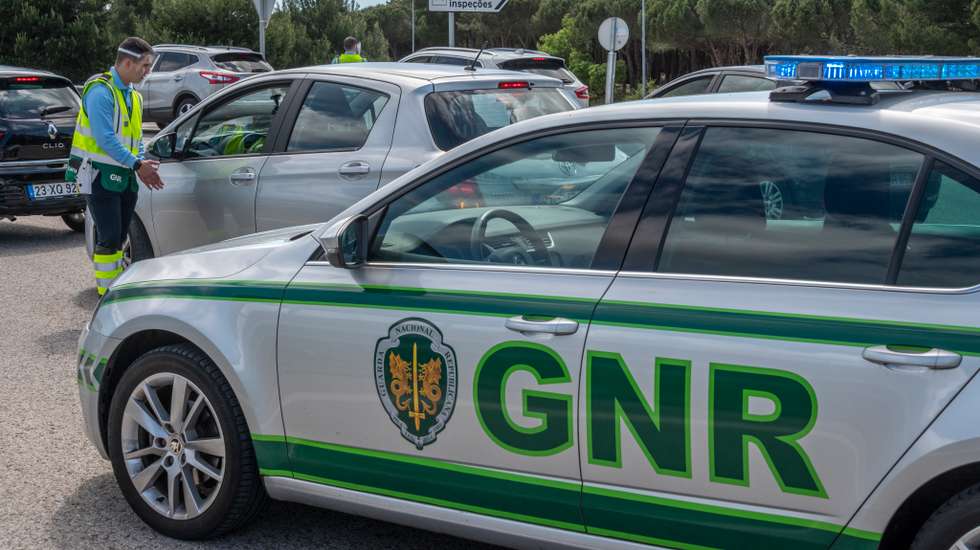 GNR deteve 3 suspeitos de tráfico e apreendeu 1.700 doses de cocaína em Barcelos