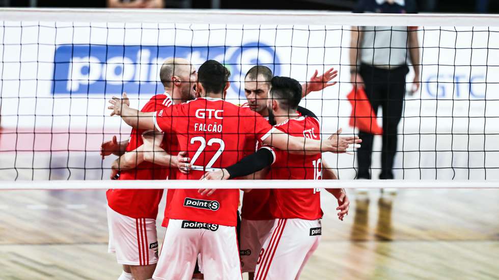 Benfica precisou de cinco sets para empatar a final do campeonato