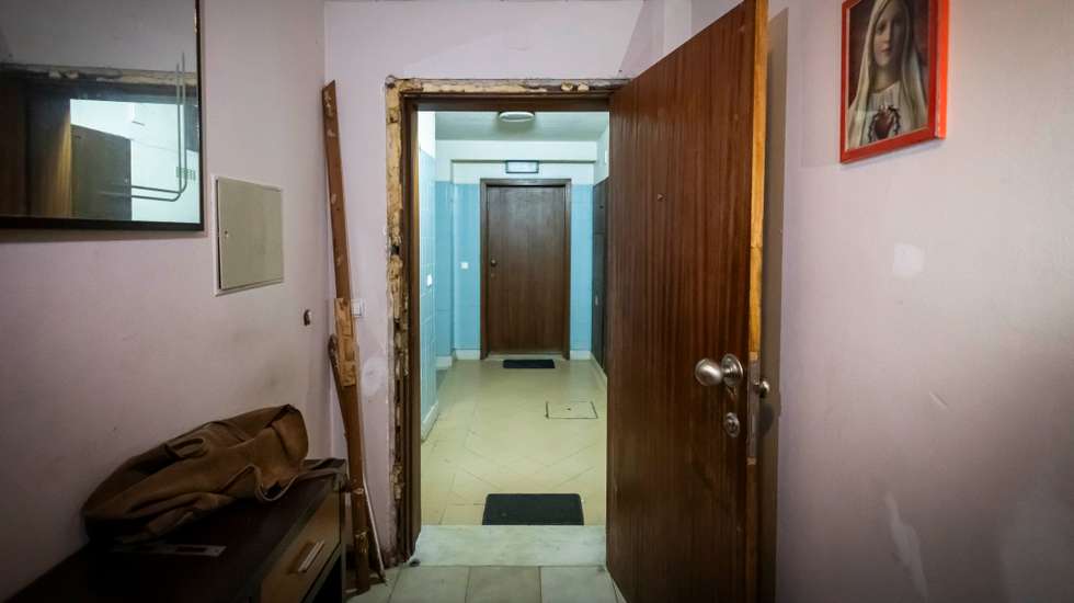 Porta de casa onde vivia Odair Moniz alegadamente arrombada pela PSP