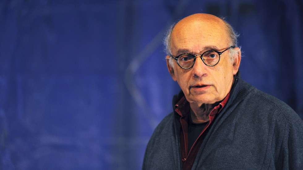 Estreou-se como ator em 1969 no Grupo de Teatro da Faculdade de Letras de Lisboa