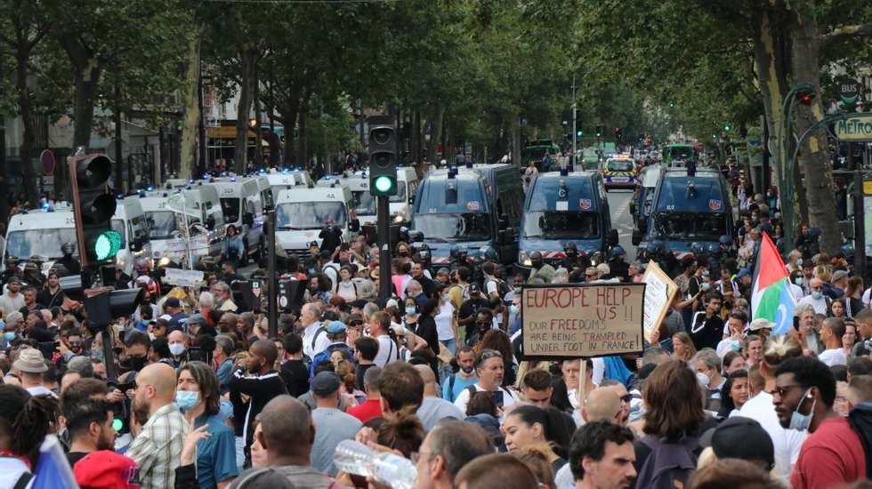 Anti-health pass protests surge in France