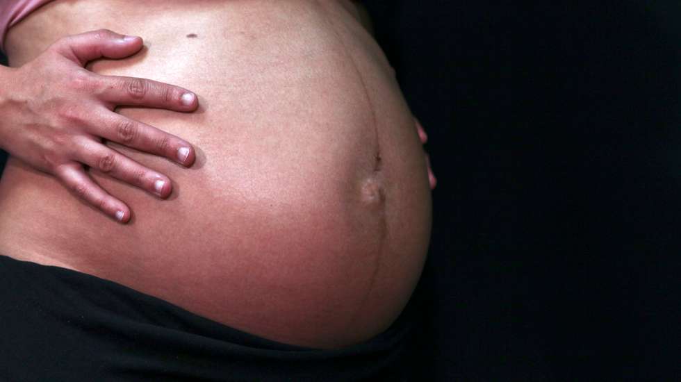 O parto é um processo altamente complicado que envolve sinais bioquímicos e fisiológicos coordenados