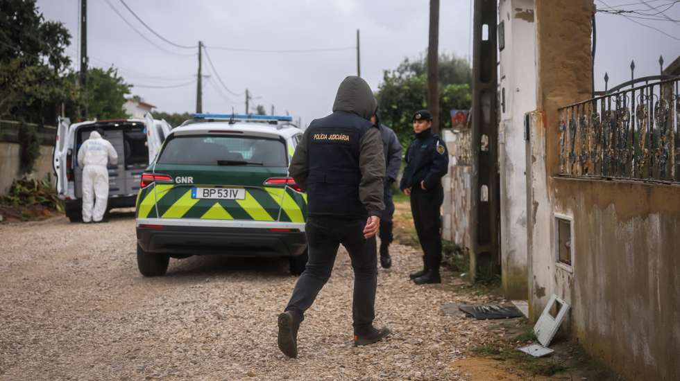 De acordo com o MP, o suspeito chegou a ameaçar a mãe de morte