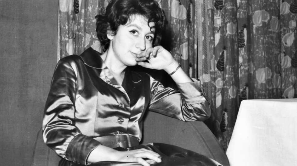 Em 1960, ficou em 3.º lugar no Concurso Internacional de Piano Chopin, em Varsóvia