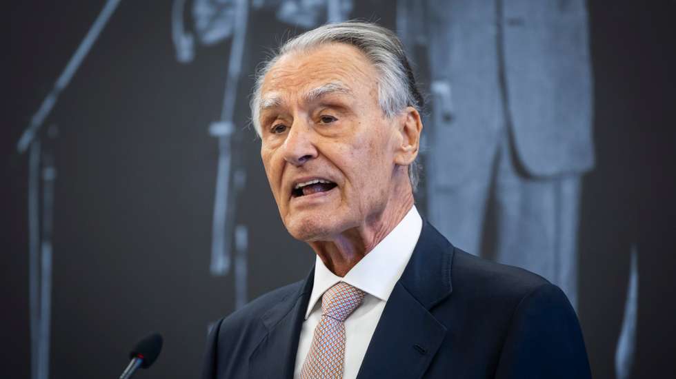 "É com grande satisfação que vejo que é um prémio que continua a olhar para o futuro, a reconhecer o mérito e a valorizar o conhecimento e a excelência", salientou Cavaco Silva