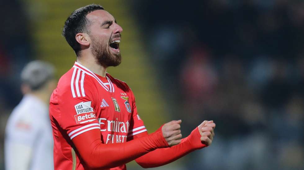 O médio turco treinou o Feyenoord pelo Benfica no passado verão