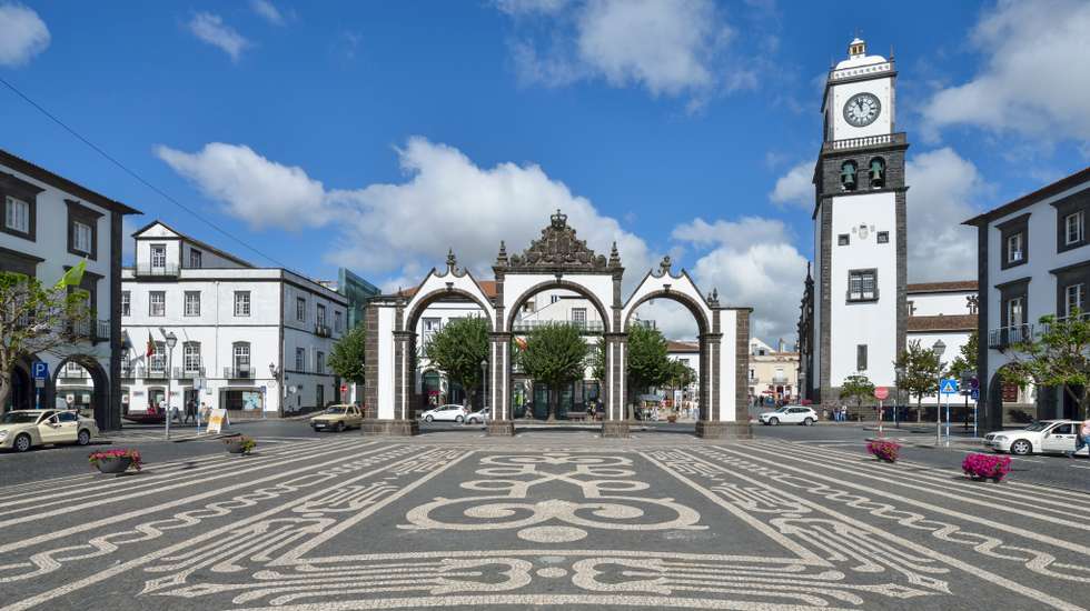 Portugal, Azores, Sao Miguel, Ponta Delgada, Church of San Sebastain and city gate