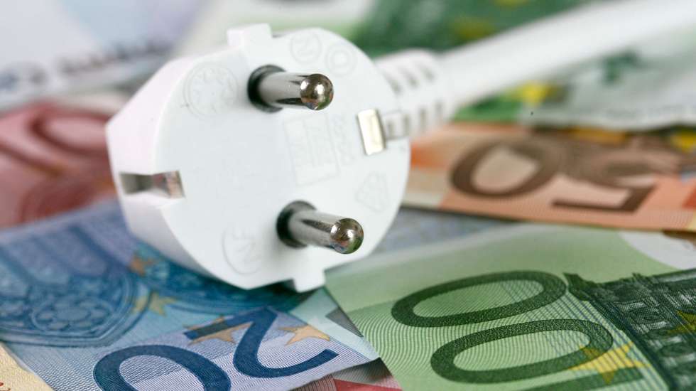 Power plug on banknotes.