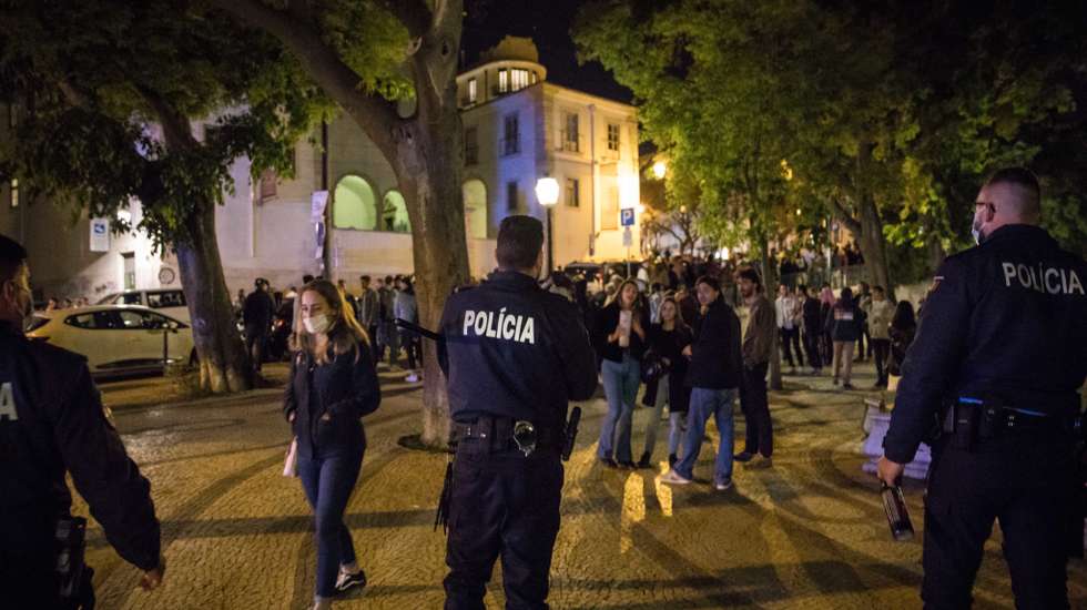 Diminuição das saídas noturnas teve especial impacto na faixa etária entre os 15 e os 34 anos