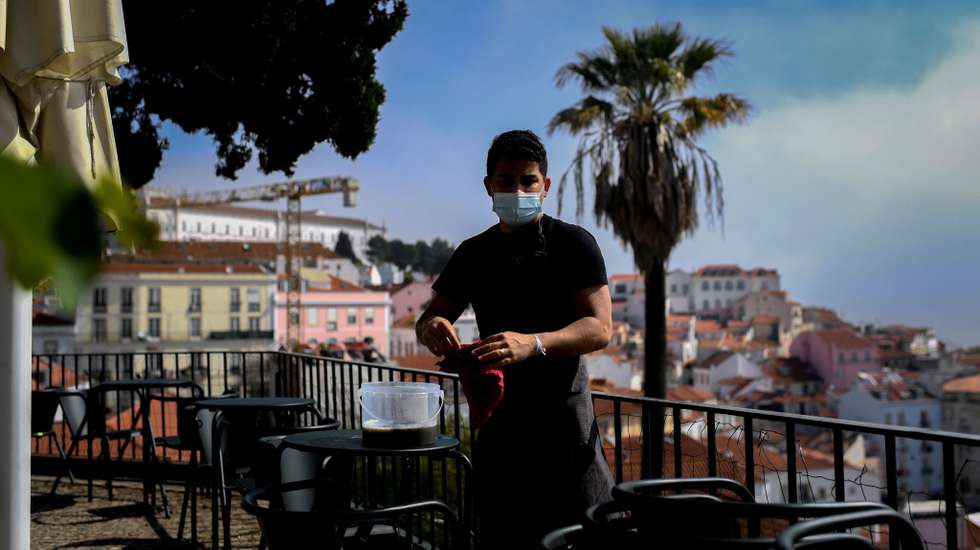 PORTUGAL-HEALTH-VIRUS-REOPENING