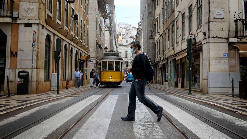Lisbon residents confined to region at weekends as COVID-19 spikes