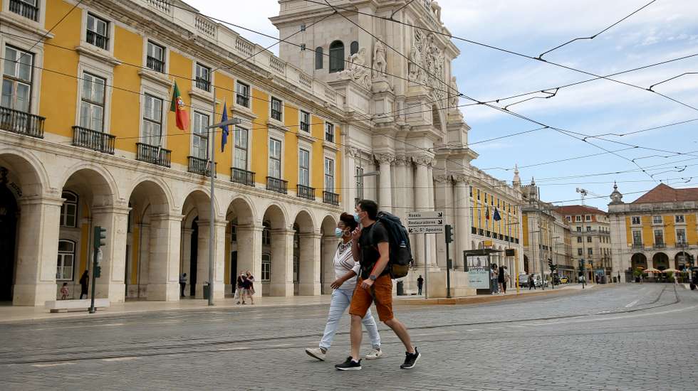 Lisbon residents confined to region at weekends as COVID-19 spikes