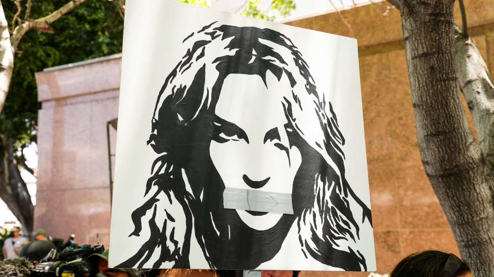 #FreeBritney Rally In Los Angeles During Conservatorship Hearing