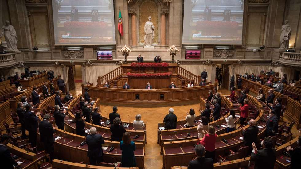 O executivo deve dotar os cuidados de saúde primários do número adequado de profissionais especialistas em saúde mental