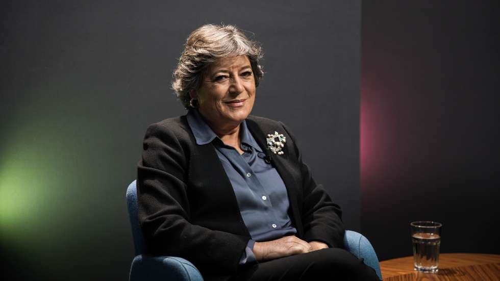 A candidata presidencial recordou que "uma das grandes objeções levantadas à regionalização -- desde logo pelo Presidente da República -- é que é uma descentralização da corrupção e do caciquismo"