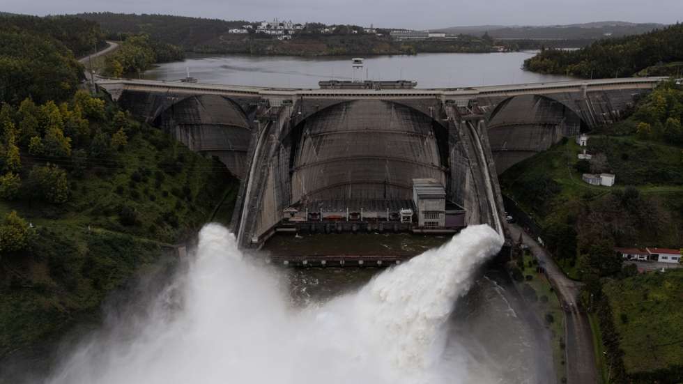 A APA alertou ainda para "os potenciais efeitos na qualidade da água e no equilíbrio dos ecossistemas aquáticos"