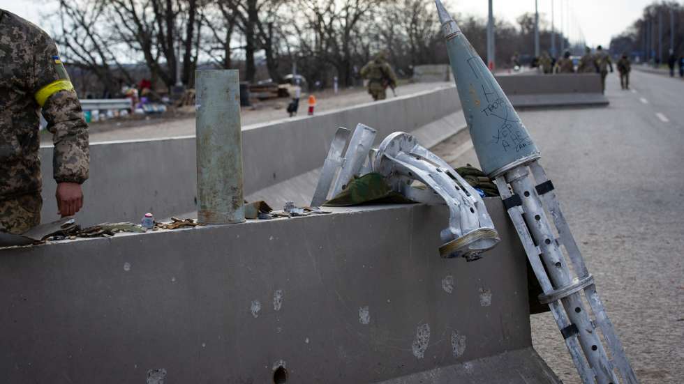 Ukraine Army Digs In To Defend Mykolaiv Against Russian Advance