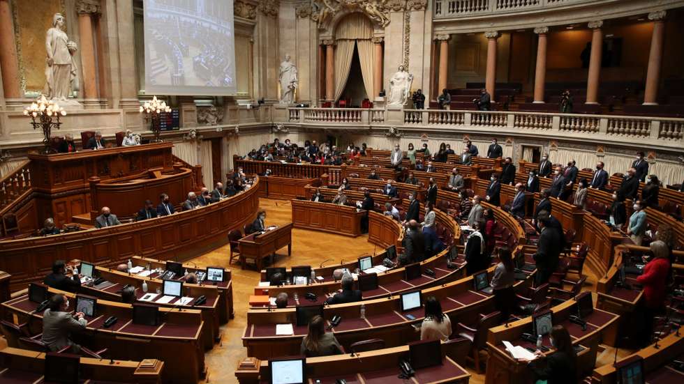O saldo orçamental das Administrações Públicas (AP) agravou-se em 2.358 milhões de euros no primeiro trimestre face ao mesmo período do ano passado