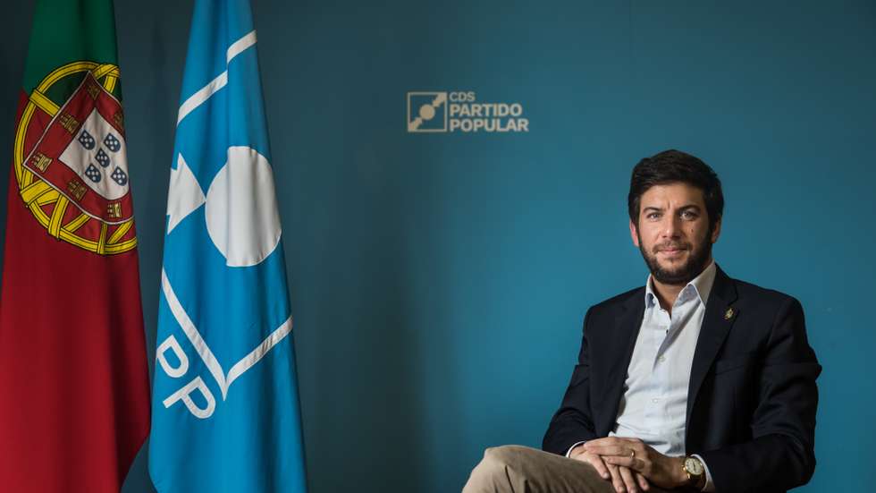 Entrevista ao presidente do CDS-PP, Francisco Rodrigues dos Santos, na sede nacional do partido, no Largo do Caldas. Lisboa, 9 de novembro de 2021. JOÃO PORFÍRIO/OBSERVADOR