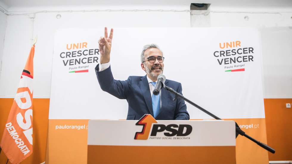 Convício com militantes em Lisboa, numa ação de campanha de Paulo Rangel para as eleições internas que se disputam a presidência do Partido Social Democrata - PSD. Lisboa, 24 de novembro de 2021. JOÃO PORFÍRIO/OBSERVADOR