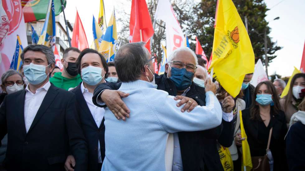 Campanhas para as eleições legislativas de 2022: Arruada em Vizela do candidato pelo Partido Socialista, António Costa, secretário-geral do PS e candidato a primeiro-ministro. As eleições legislativas realizam-se no próximo dia 30 de janeiro de 2022. Vizela, 23 de janeiro de 2022. JOÃO PORFÍRIO/OBSERVADOR